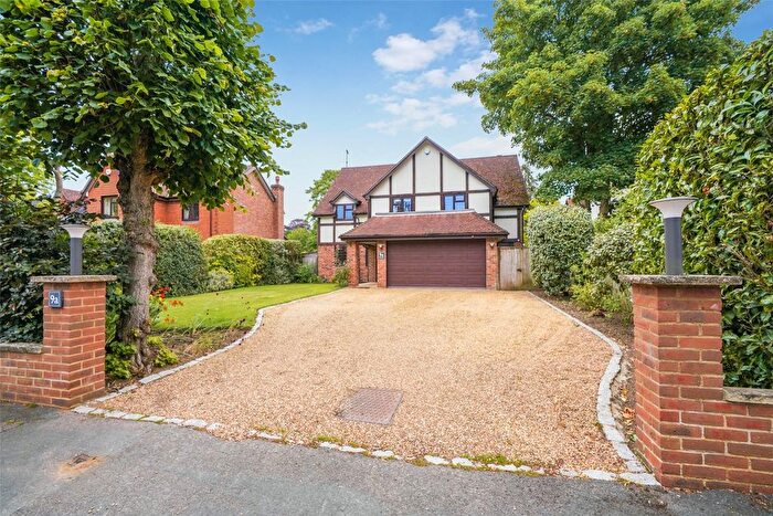5 Bedroom Detached House For Sale In Mayfield Road, Weybridge, KT13