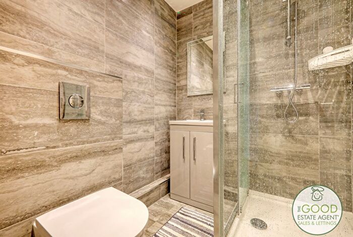 1 Bedroom Flat For Sale In - High Road, Loughton, IG10