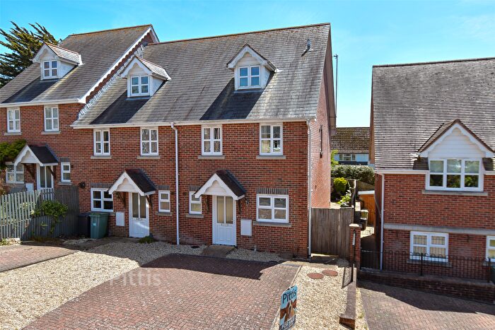 3 Bedroom End Of Terrace House For Sale In Millways, Freshwater, Isle Of Wight, PO40