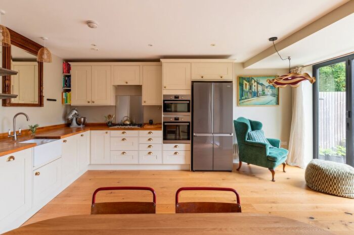 4 Bedroom Terraced House For Sale In Bathurst Square, London, N15