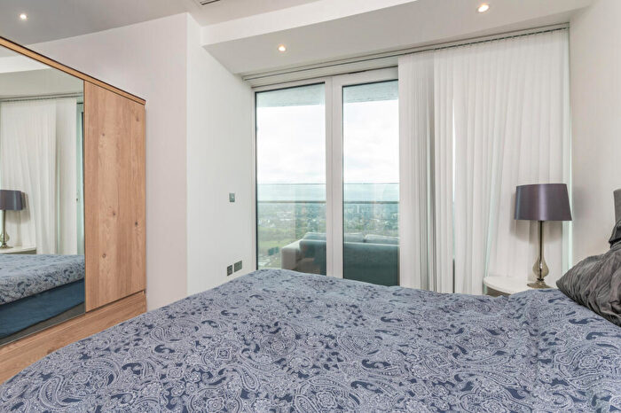 1 Bedroom Flat For Sale In Arena Tower, Crossharbour Plaza, E14