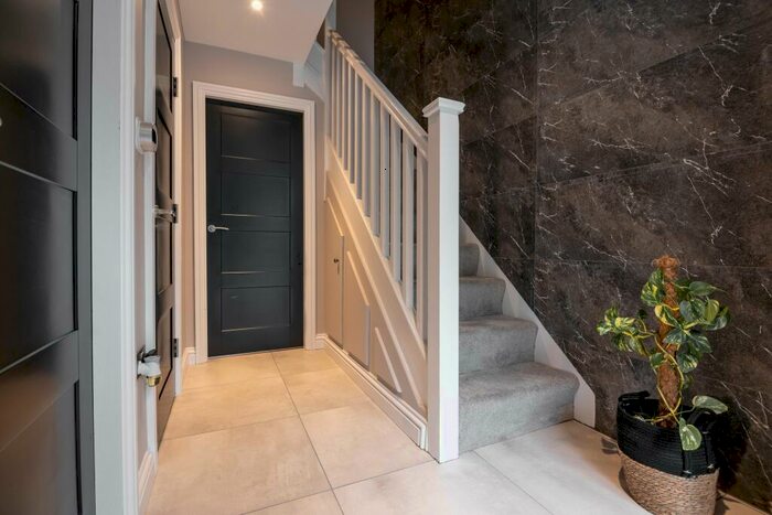 2 Bedroom House To Rent In Cranborne Road ( Rooms), L15