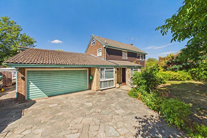 4 Bedroom Detached House For Sale In Woodland Crescent, Bracknell, Berkshire, RG42