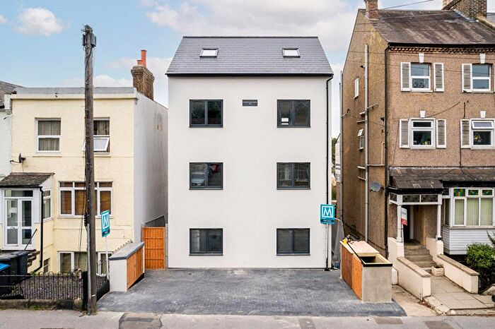 1 Bedroom Flat To Rent In Selsdon Road, South Croydon, CR2