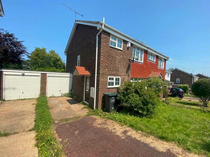 Houses for sale & to rent in ME3 7LH, Hope Terrace, Higham Rochester