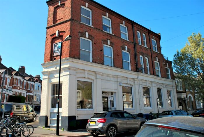 2 Bedroom Flat To Rent In Malfort Road, London, SE5