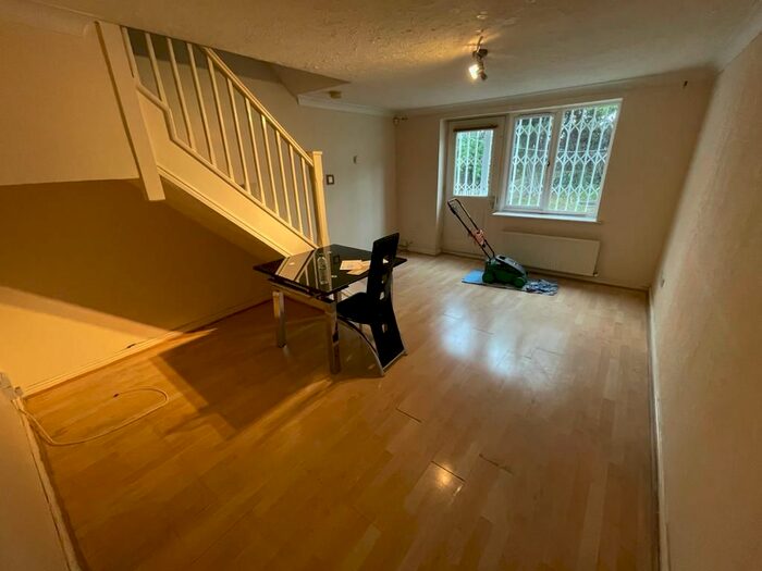 2 Bedroom Terraced House To Rent In Dahlia Gardens, Ilford, IG1