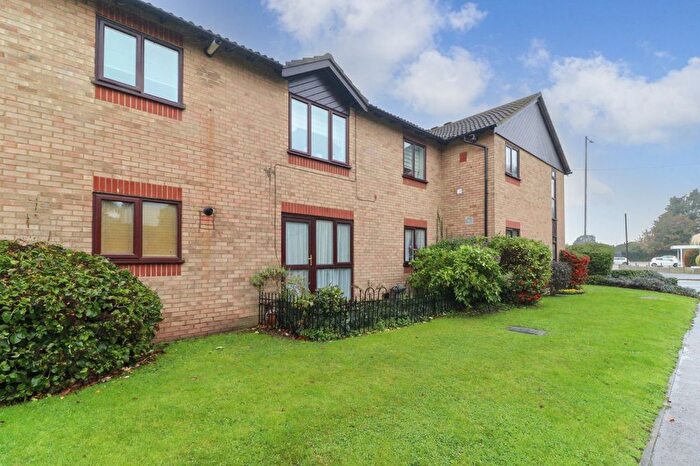 1 Bedroom Flat For Sale In Barrows Close, Birchington, Kent, CT7