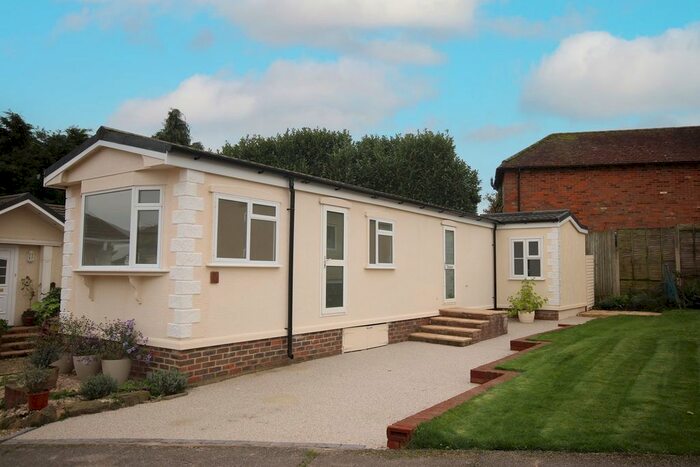 2 Bedroom Mobile/park Home For Sale In Layters Green Lane, Chalfont St Peter, Gerrards Cross, SL9