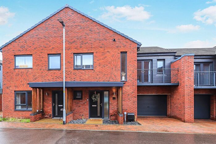 3 Bedroom Semi Detached House For Sale In John Sills Road, Wolverhampton, WV11