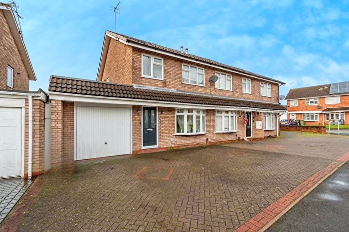 3 Bedroom Semi Detached House For Sale In Culmore Close, Willenhall, West Midlands, WV12