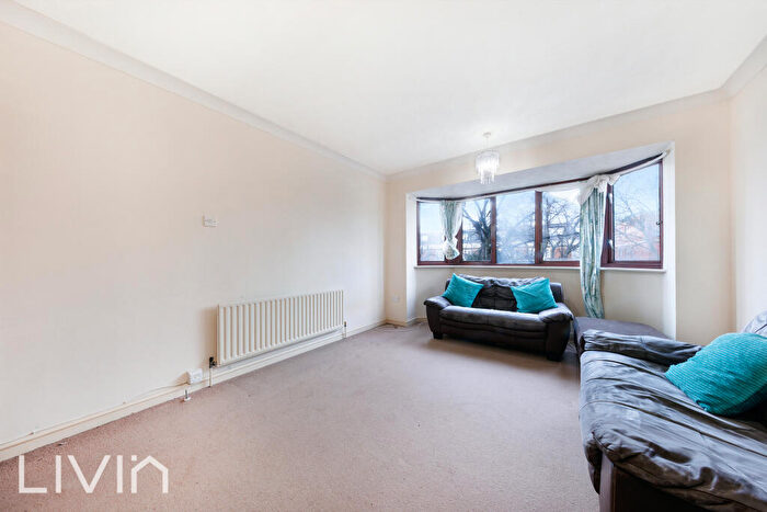 1 Bedroom Flat For Sale In Chartwell Close, Croydon, CR0