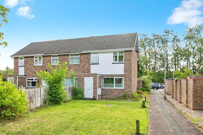 3 Bedroom End Of Terrace House For Sale In Bramhall Rise, Northampton, Northamptonshire, NN5