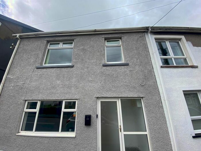 4 Bedroom Terraced House To Rent In Park Street, Lower Brynamman, Ammanford, SA18