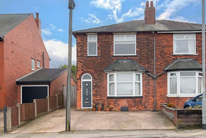 3 Bedroom Semi-Detached House For Sale In Forest Road, Mansfield, NG18