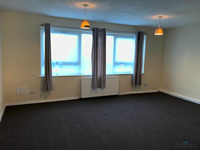3 Bedroom Maisonette To Rent In Salisbury Road, Hounslow, TW4