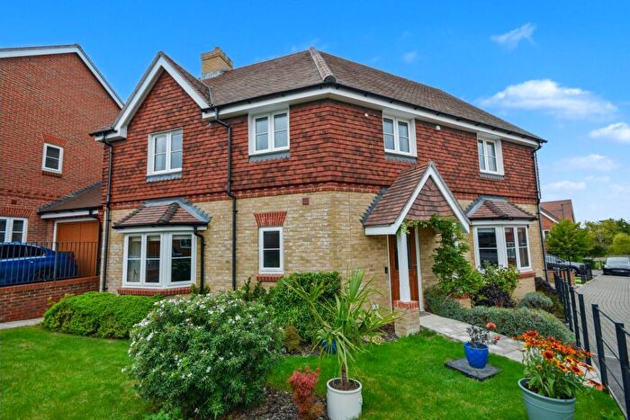 4 Bedroom Detached House For Sale In Gardenia Drive, Wrecclesham, Farnham, GU10