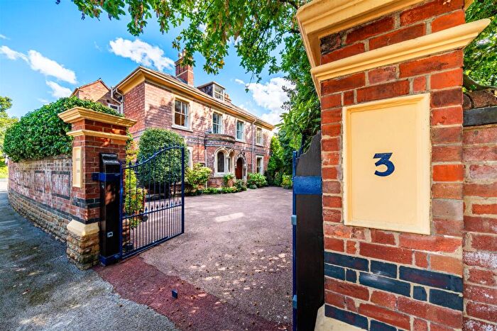 6 Bedroom Detached House For Sale In Cavendish Crescent North, The Park, NG7