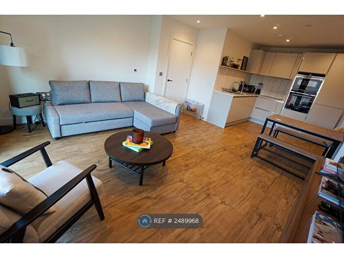 1 Bedroom Flat To Rent In Amaryllis House, London, NW9