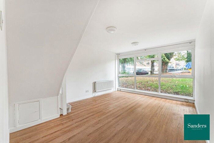 2 Bedroom Flat To Rent In Granville Park, London, SE13