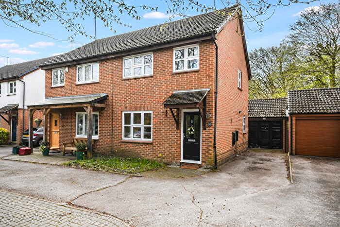 3 Bedroom Semi-Detached House For Sale In Abenberg Way, Hutton, Brentwood, CM13