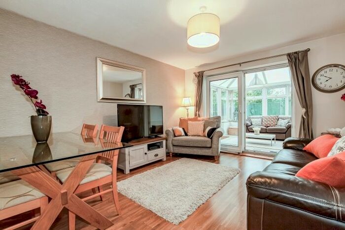 2 Bedroom Semi-Detached House To Rent In Meadow Way, Yarnton, Kidlington OX5