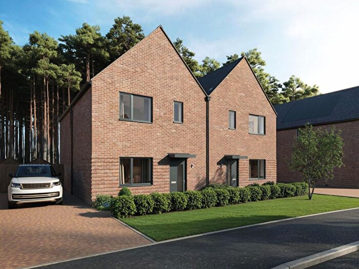 3 Bedroom Semi-Detached House For Sale In Bream Way, Wokingham, RG40