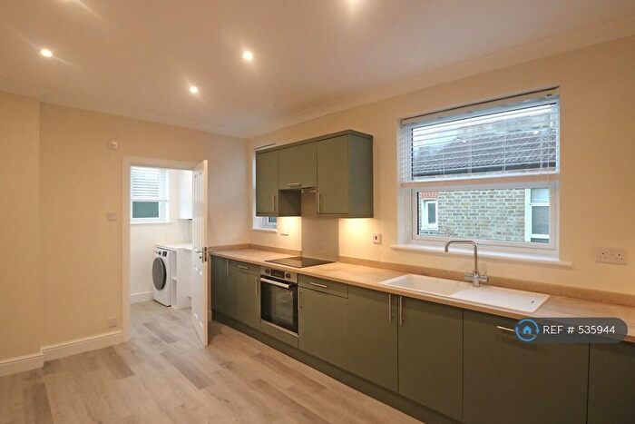 2 Bedroom Flat To Rent In Morgan Road, Bromley, BR1