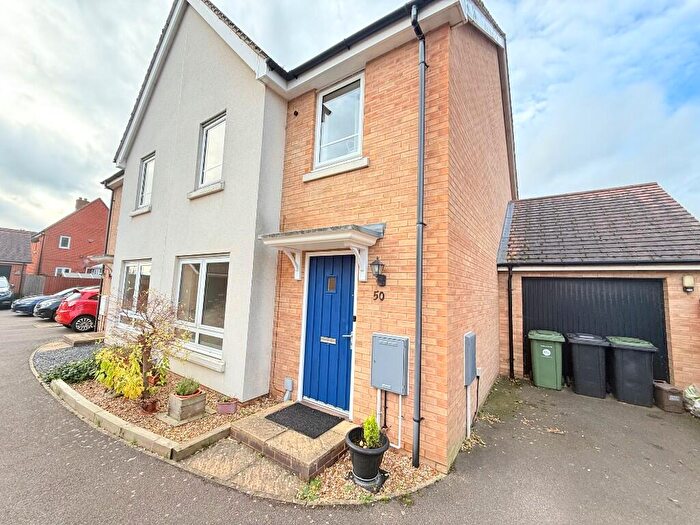 3 Bedroom Semi Detached House To Rent In Jupiter Way, Biggleswade, Bedfordshire, SG18