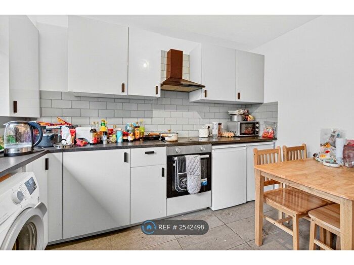 4 Bedroom Flat To Rent In Stockbeck, London, NW1