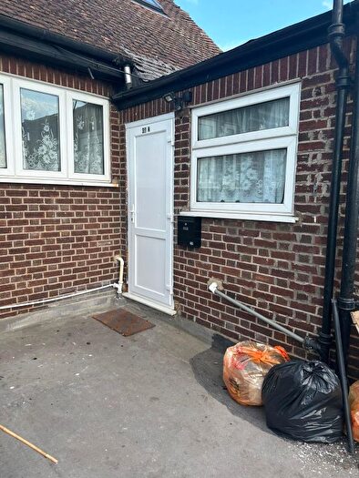 2 Bedroom Maisonette To Rent In The Broadway, Hornchurch, RM12
