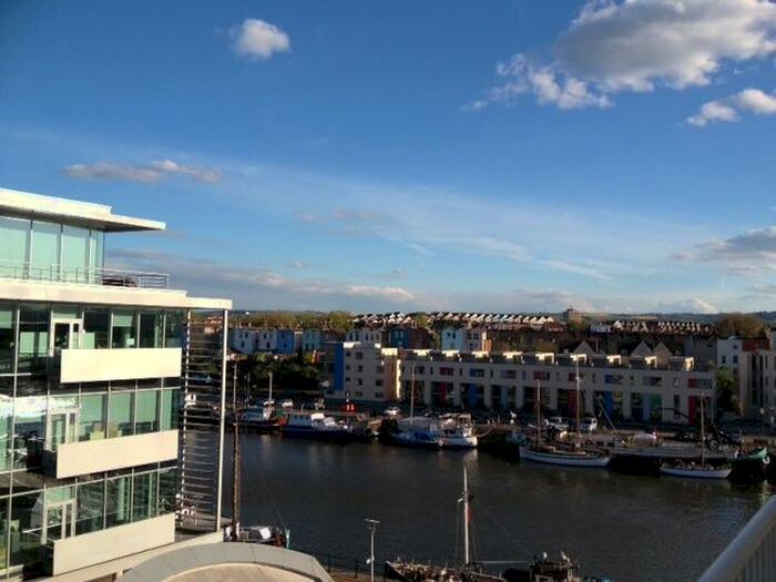 2 Bedroom Apartment To Rent In The Crescent, Hannover Quay, BS1