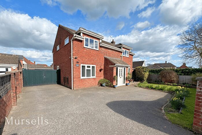 4 Bedroom Detached House For Sale In Blandford Road, Sturminster Marshall, Wimborne, BH21