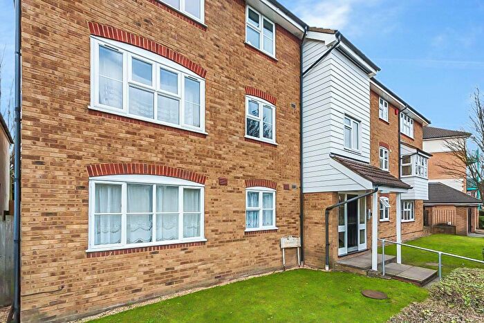 1 Bedroom Apartment To Rent In College Avenue, Harrow Weald, Harrow, HA3