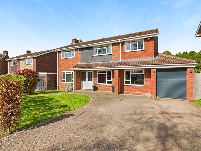5 Bedroom Detached House For Sale In Romney Close, Gloucester, GL1