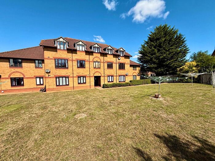 1 Bedroom Flat To Rent In Hirondelle Close, Northampton, NN5