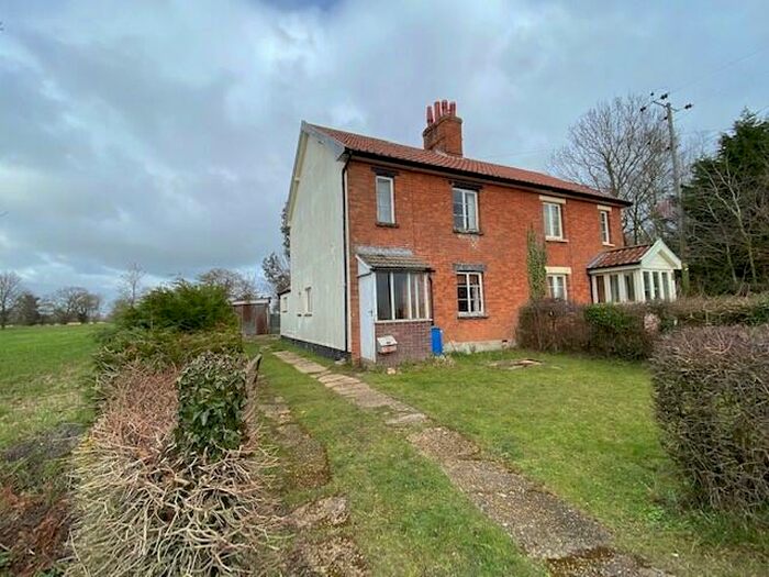 3 Bedroom Semi-Detached House For Sale In Fersfield Road, Bressingham, Diss, Norfolk, IP22