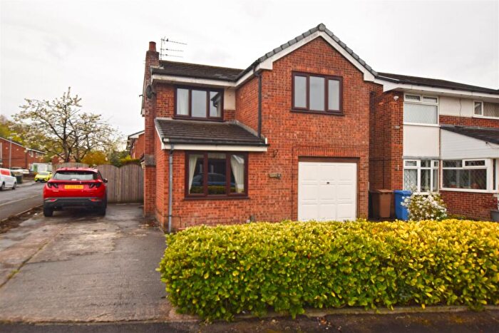 4 Bedroom Detached House For Sale In Andover Avenue, Alkrington, Middleton, M24