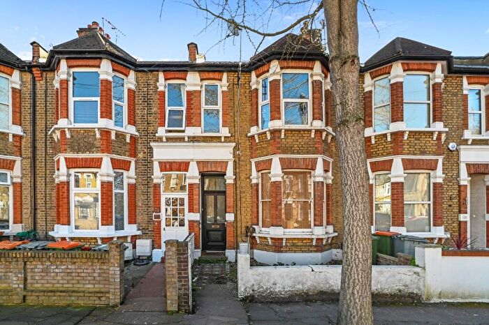2 Bedroom Flat For Sale In Sidney Road, London, E7