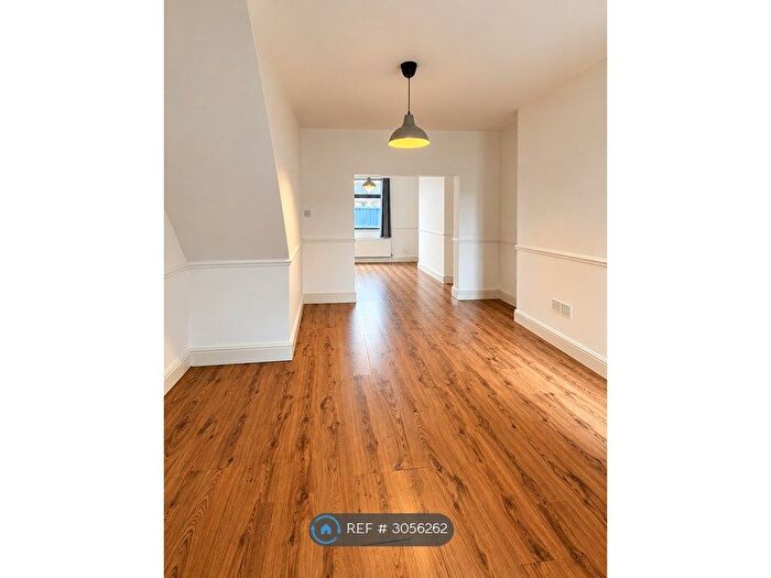 3 Bedroom Terraced House To Rent In Grosvenor Street, Swinton, Manchester, M27
