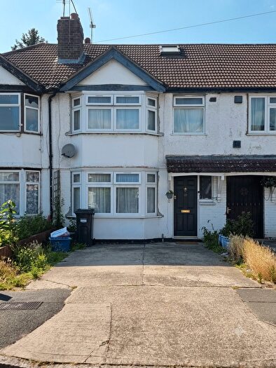 3 Bedroom Terraced House For Sale In Mornington Crescent, Hounslow, TW5