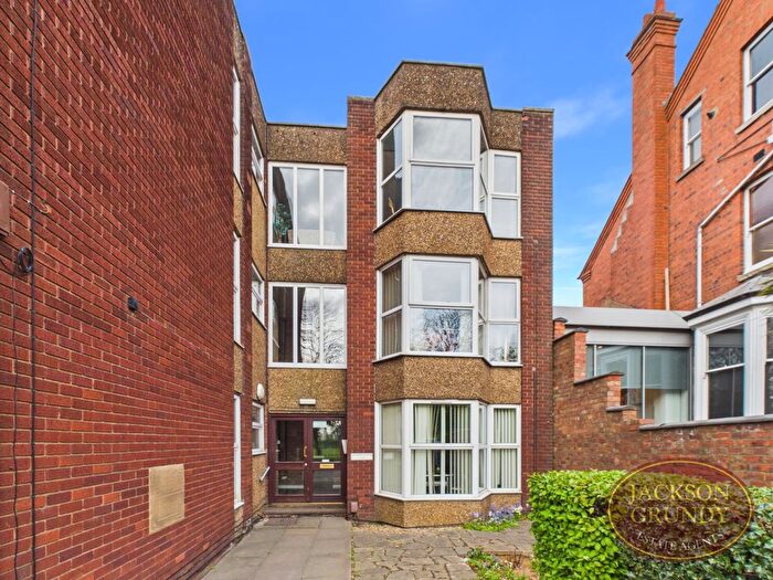 2 Bedroom Flat For Sale In Kingsley Road, Northampton, NN2