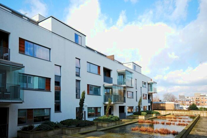2 Bedroom Flat To Rent In Carlton Drive, Putney, London, SW15