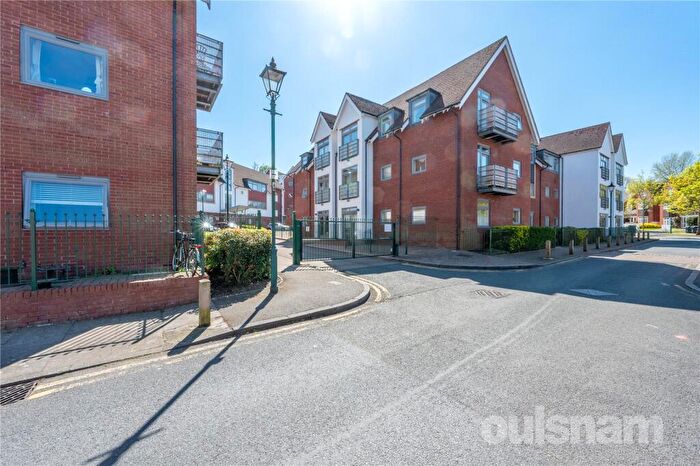 2 Bedroom Penthouse For Sale In Middlepark Drive, Northfield, Birmingham, West Midlands, B31