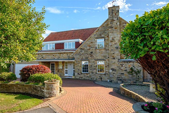 4 Bedroom Detached House For Sale In Paddock Green, East Keswick, LS17