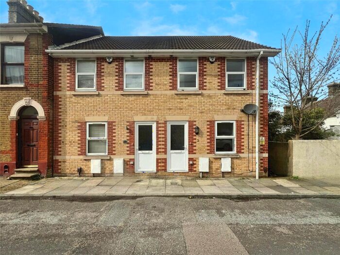 3 Bedroom End Of Terrace House To Rent In Sidney Road, Rochester, Kent, ME1
