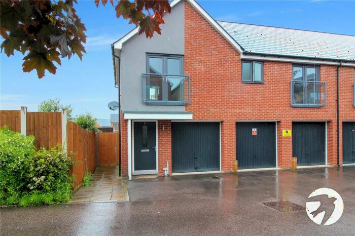 2 Bedroom End Of Terrace House To Rent In Thackeray Drive, Northfleet, Ker, DA11