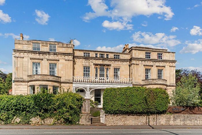 2 Bedroom Flat For Sale In Cotham Road, Bristol, BS6