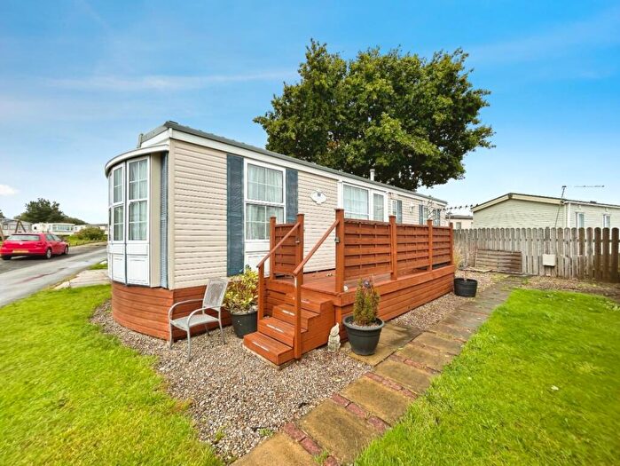2 Bedroom Park Home For Sale In Burley Bank Road, Killinghall, Harrogate, HG3
