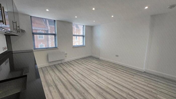 1 Bedroom Apartment To Rent In George Lane, London, E18